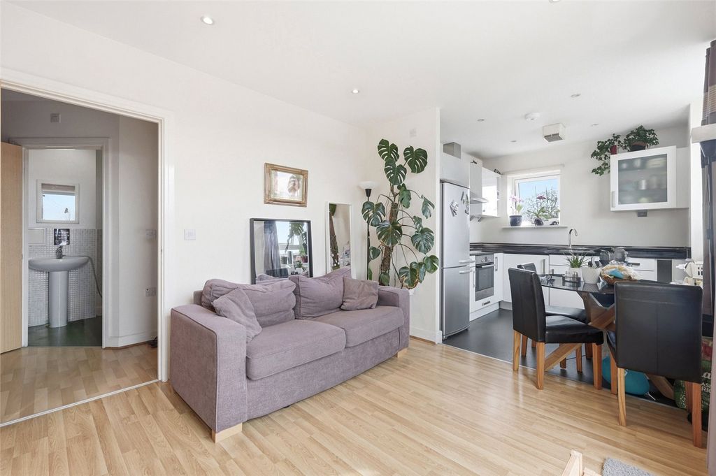 Property photo 2 of 12 Picture No. 11