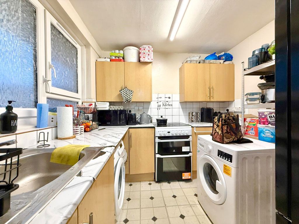 Property photo 3 of 8