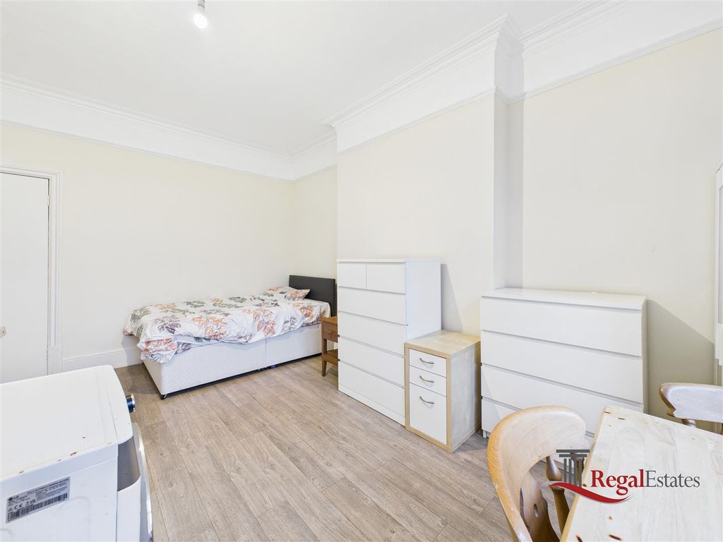 Property photo 2 of 6 Cam02489G0-Pr0244-Still003.Jpg