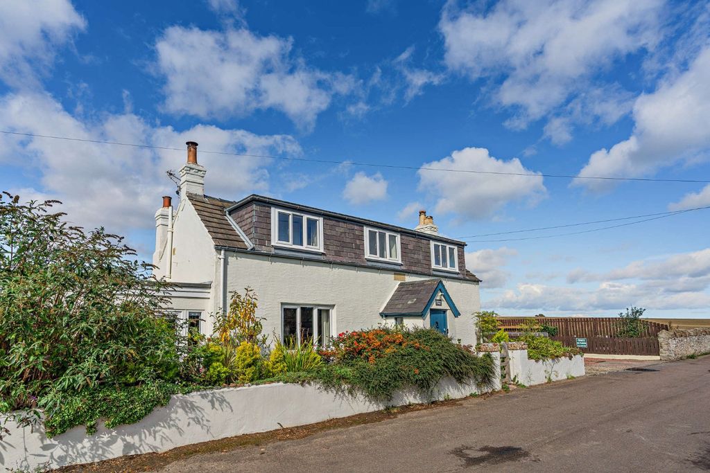 Property photo 1 of 24 Mermaid Cottage