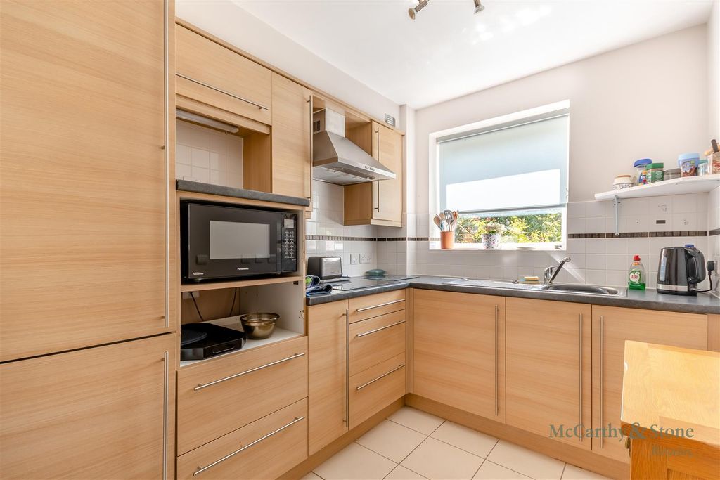 Property photo 3 of 13 8700465-Interior01.Jpg