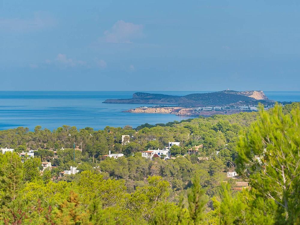 Property photo 2 of 29