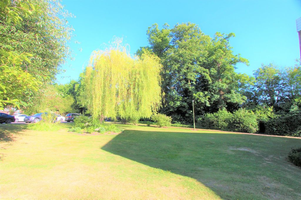 Property photo 2 of 8
