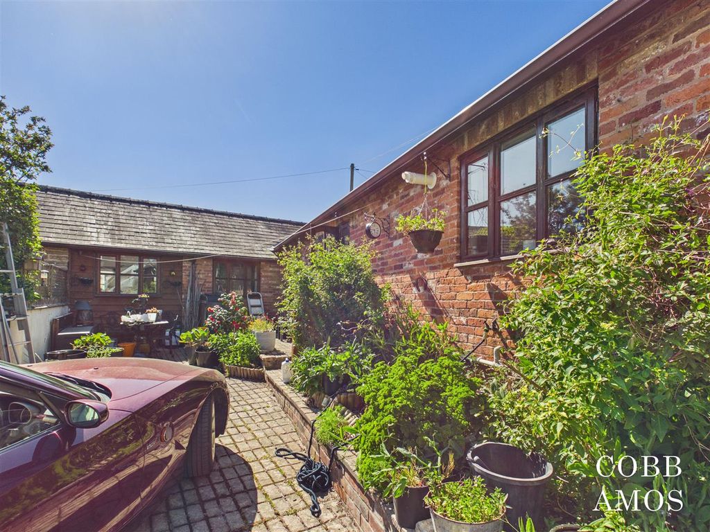 Property photo 1 of 18 Cam03722G0-Pr0104-Still015.Jpg
