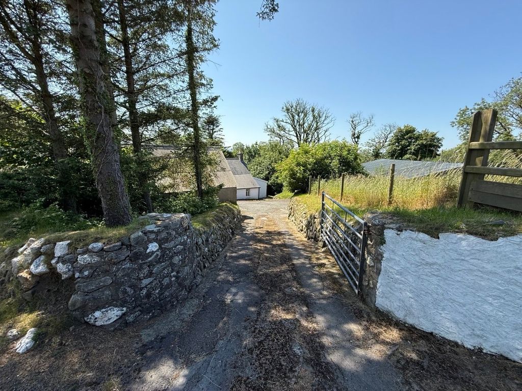 Property photo 3 of 40