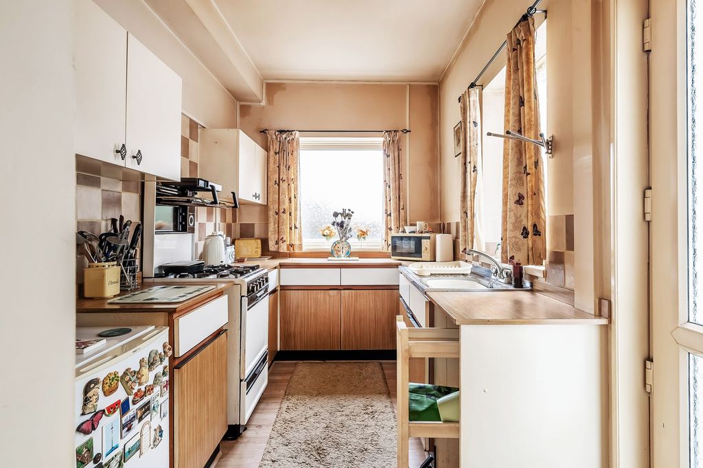 Property photo 3 of 21