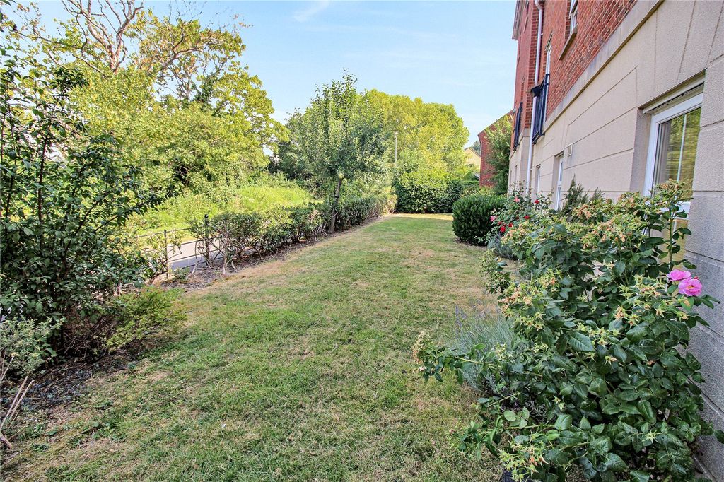 Property photo 2 of 13 Picture No. 14