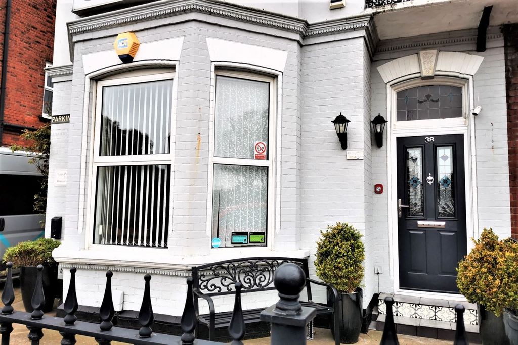 Property photo 1 of 27 Magnificent 10 Bedroom House For Sale | Guide Price Â£400,000 To Â£425,000