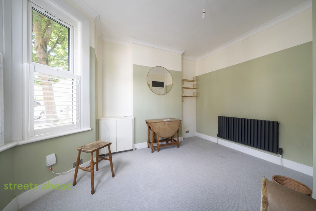 Property photo 2 of 12 69c18E49-1A06-463...