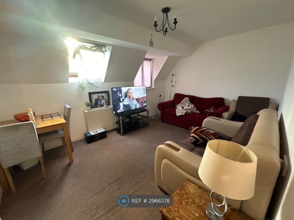 Property photo 2 of 3 Lounge