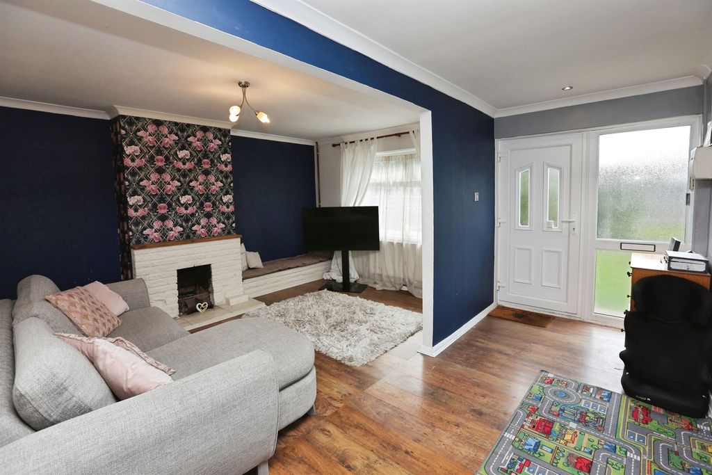 Property photo 2 of 17