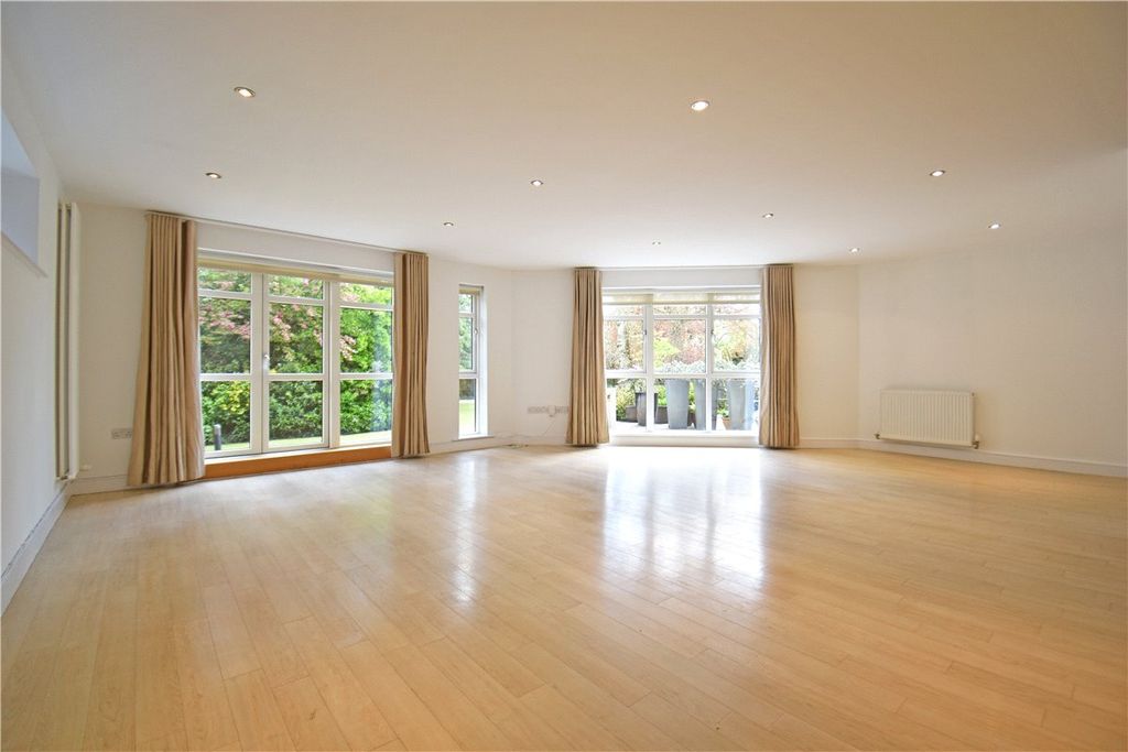 Property photo 2 of 10 Picture No. 14
