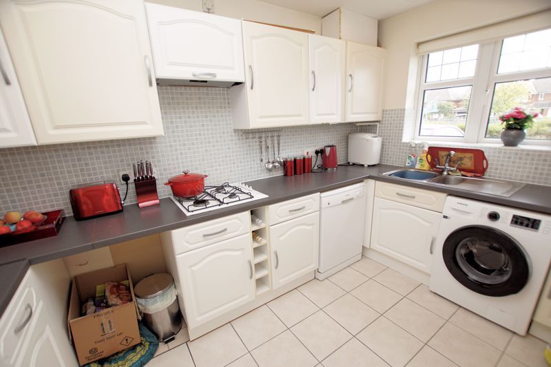 Property photo 2 of 14 Kitchen