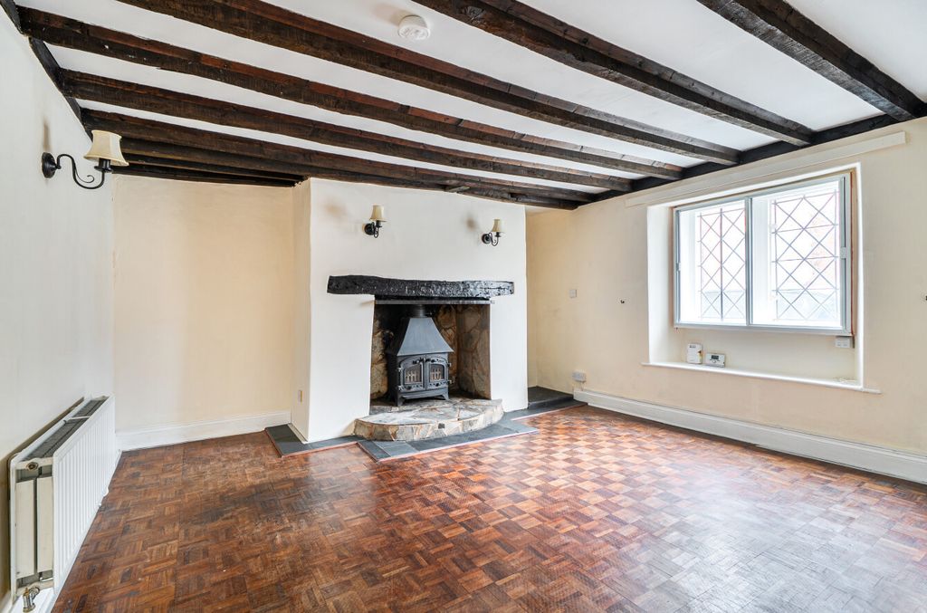 Property photo 3 of 9 Lounge