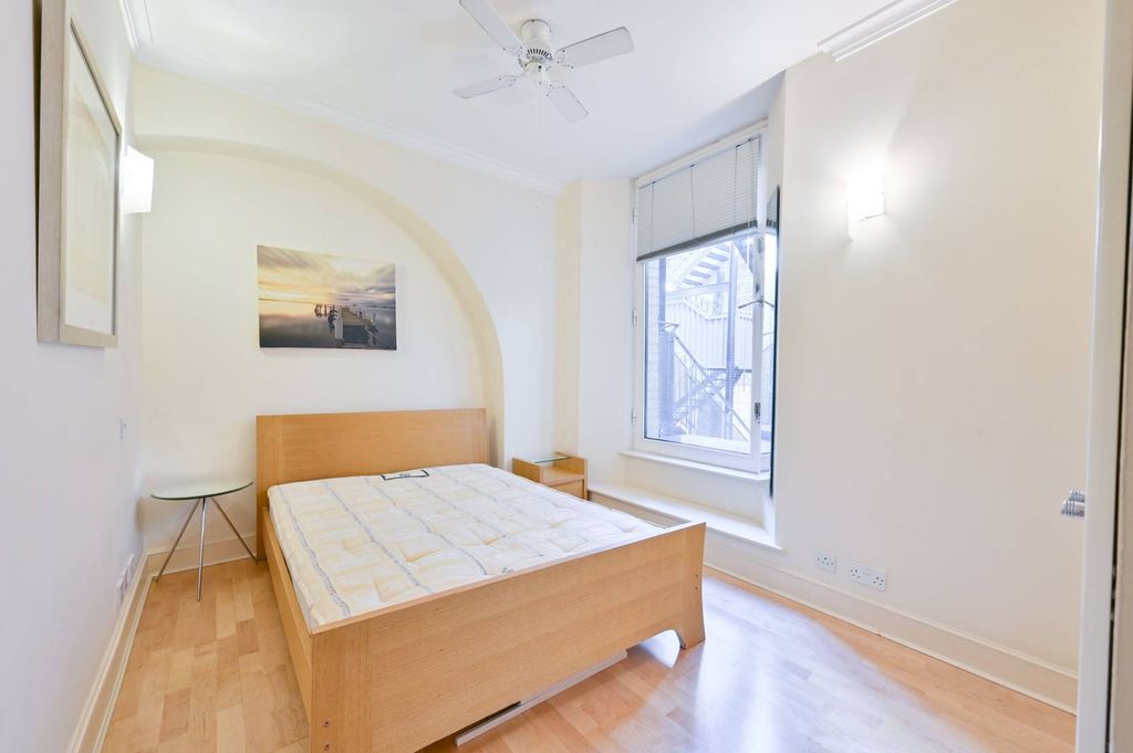 Property photo 3 of 11