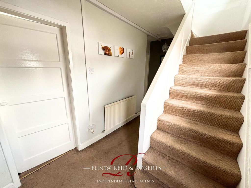 Property photo 2 of 12 Hallway