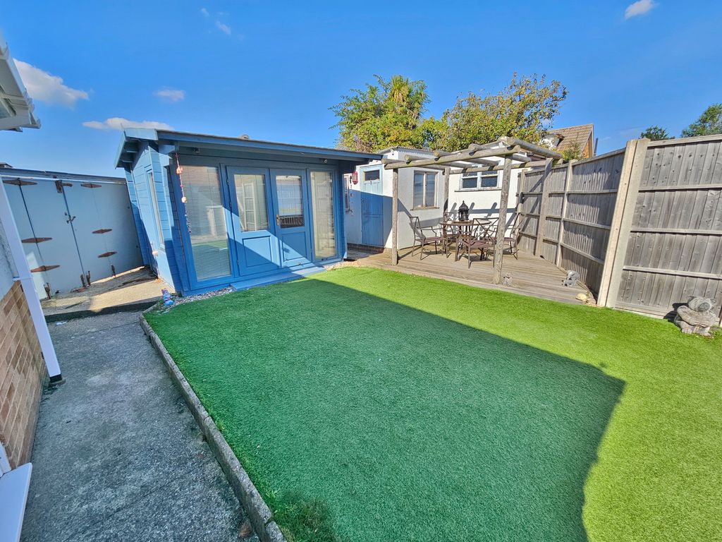 Property photo 3 of 21