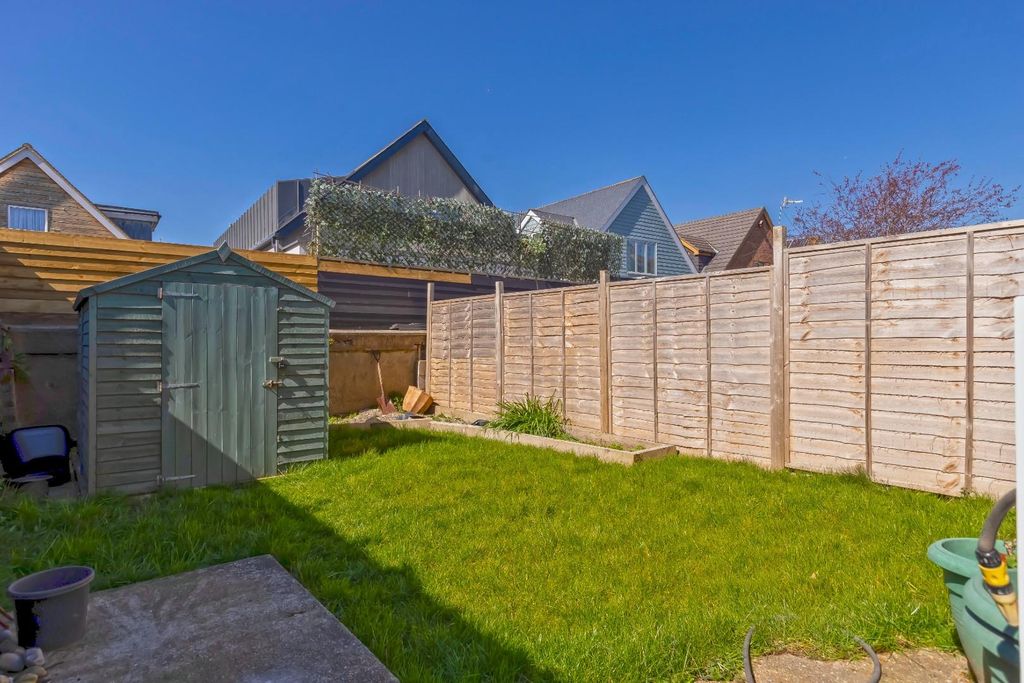 Property photo 2 of 15 Norman Rd_14.Jpg