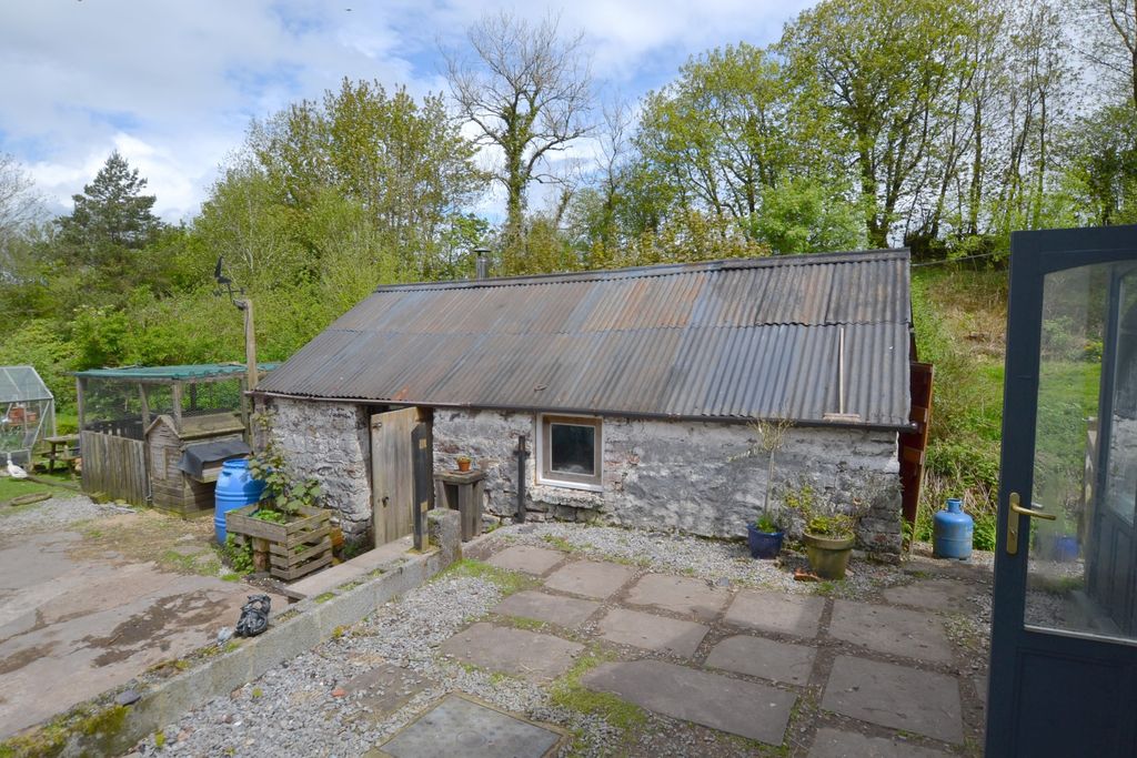 Property photo 3 of 18