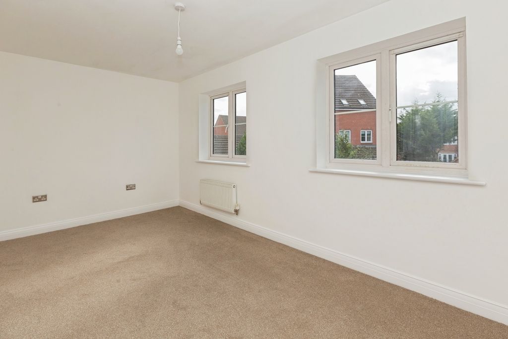 Property photo 3 of 19 Photo