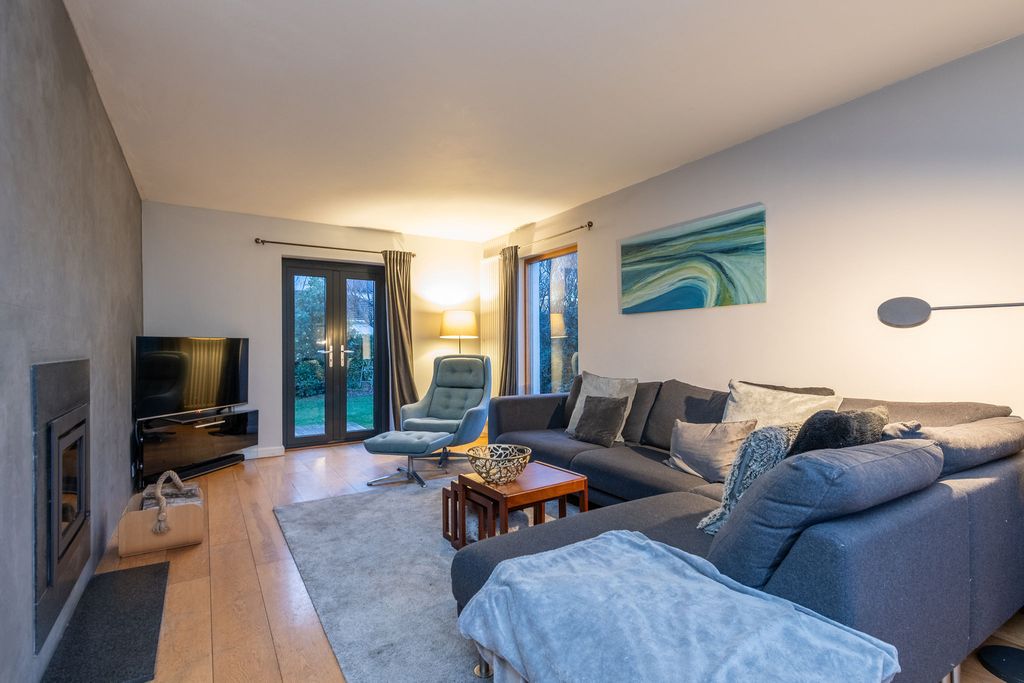 Property photo 2 of 46