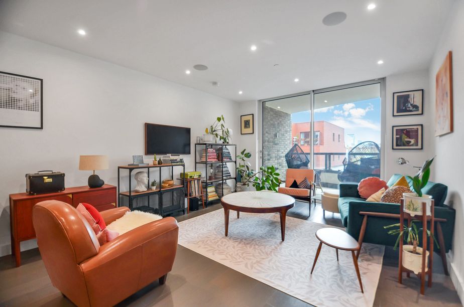 Property photo 1 of 32 Lounge Area (2).Jpg