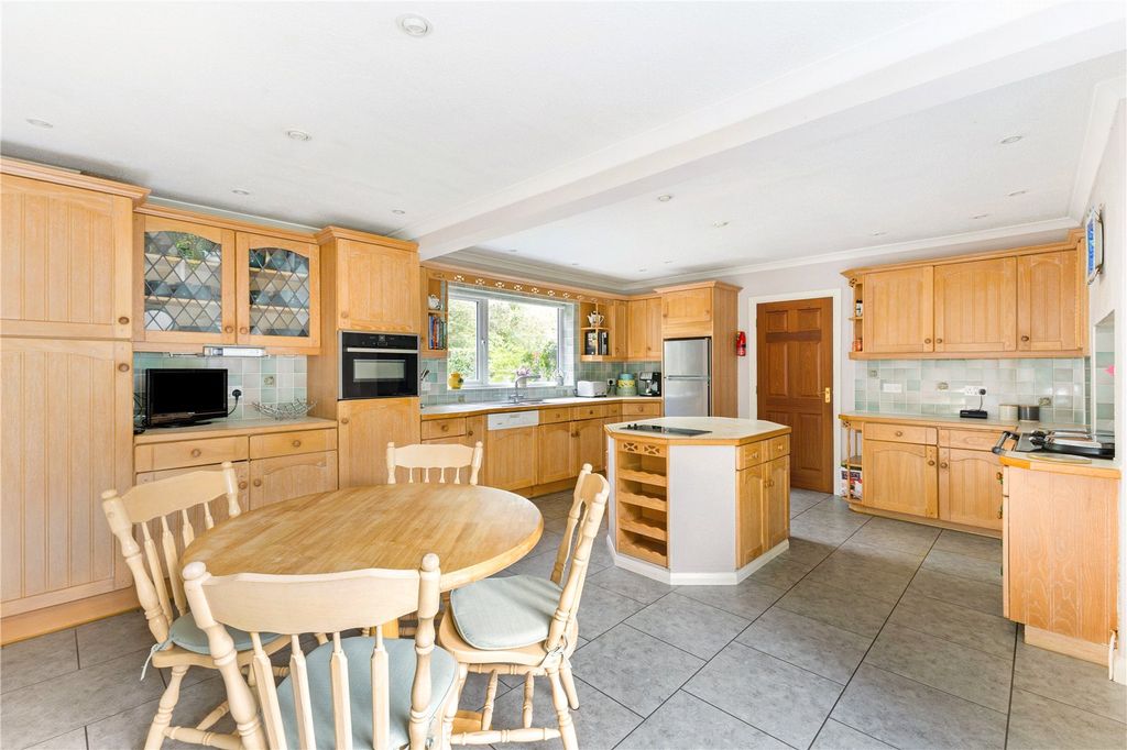 Property photo 3 of 16 Kitchen