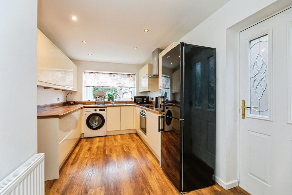 Property photo 2 of 16 Photo