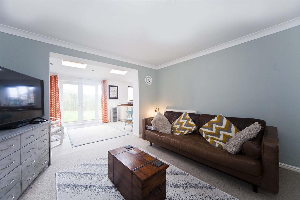 Property photo 3 of 31