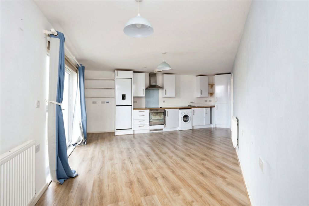 Property photo 3 of 17 Picture No. 05