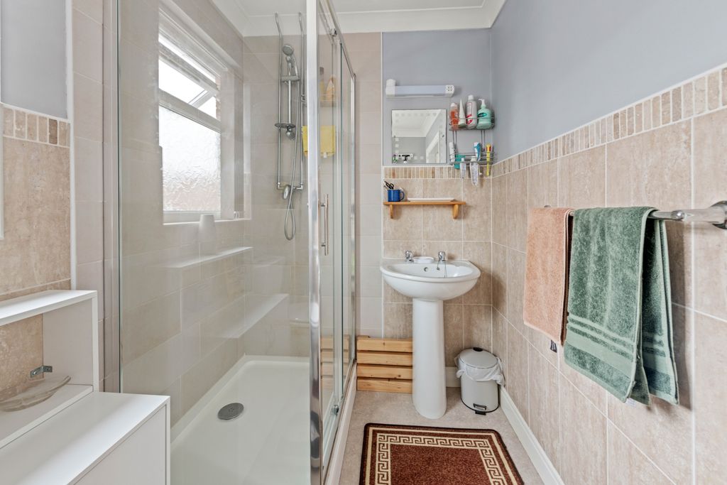 Property photo 2 of 25