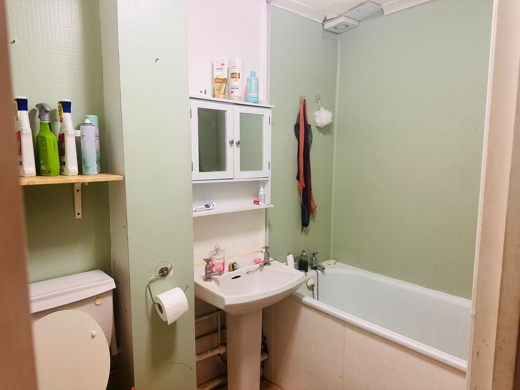 Property photo 2 of 5