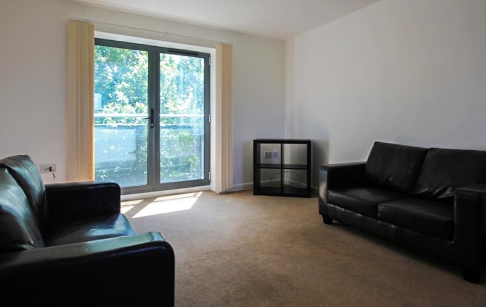 Property photo 3 of 8 22 Radyr Place Lr-9.Jpg