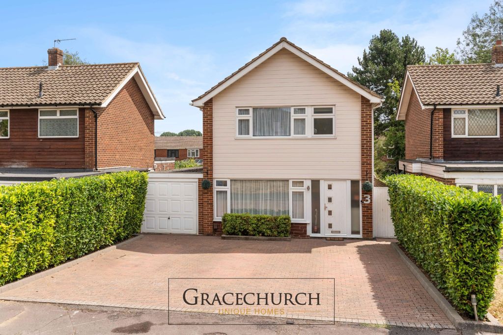 Property photo 1 of 25 4 Bedroom Detached House For Sale