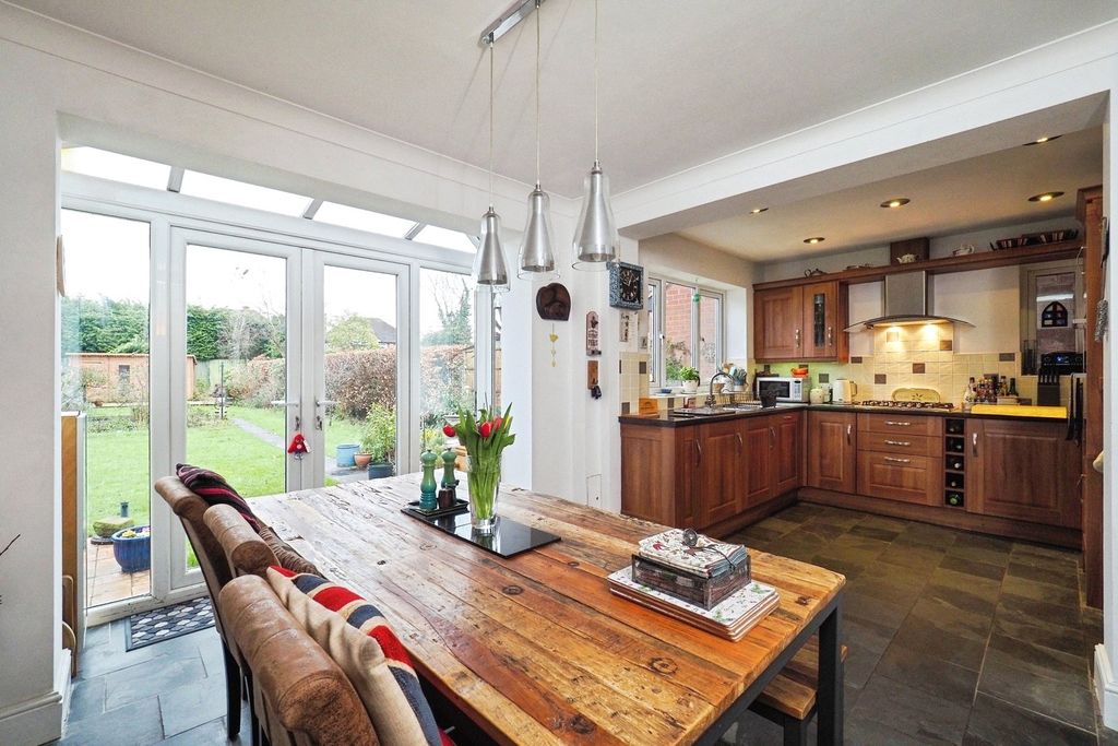 Property photo 3 of 18 Kitchen Diner
