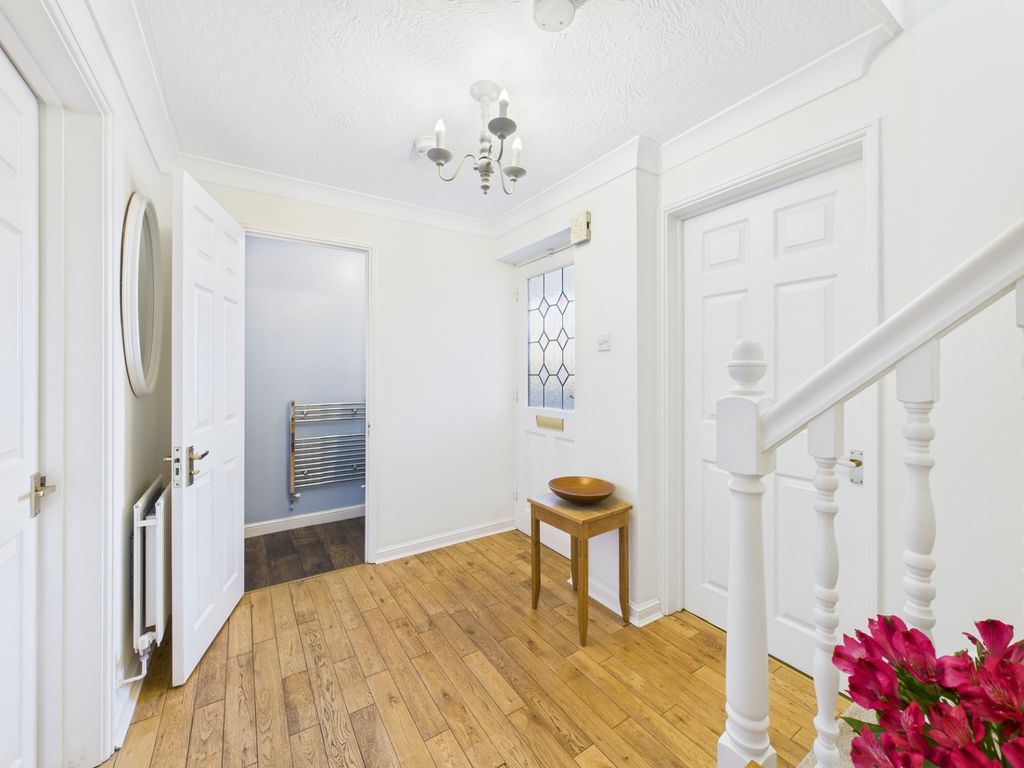 Property photo 2 of 18 Elizabeth Road