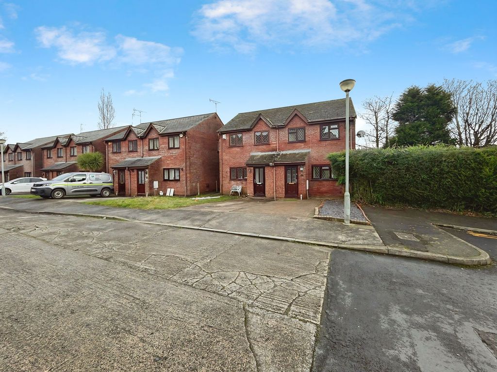 Property photo 2 of 18