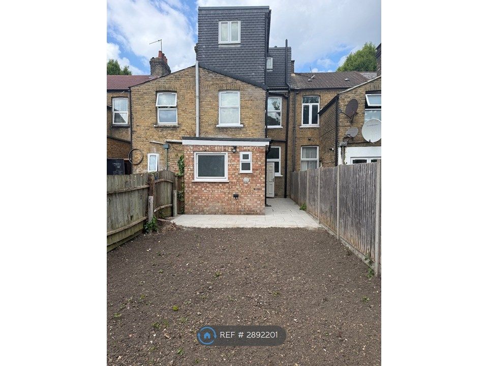 Property photo 2 of 23