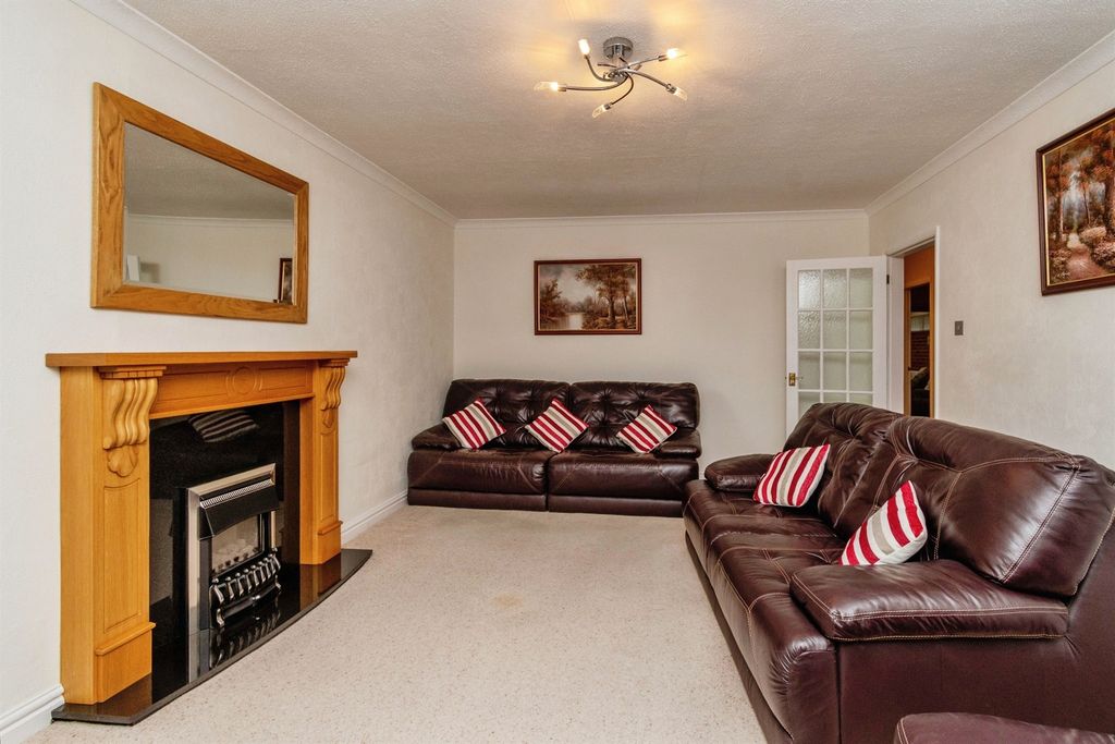 Property photo 2 of 22