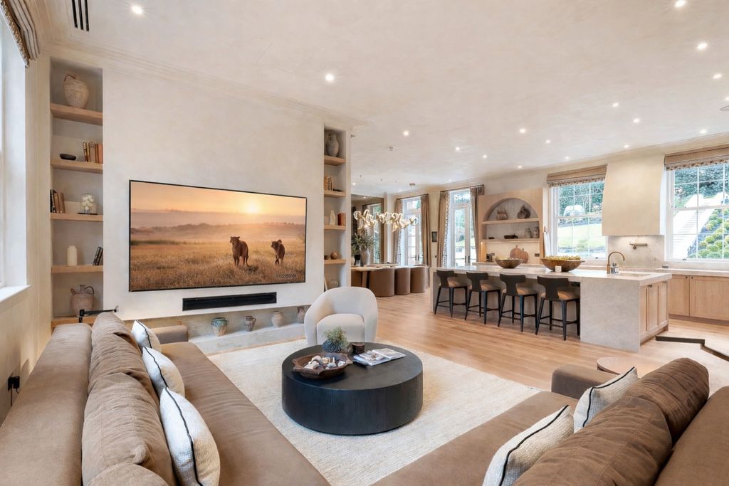 Property photo 3 of 24