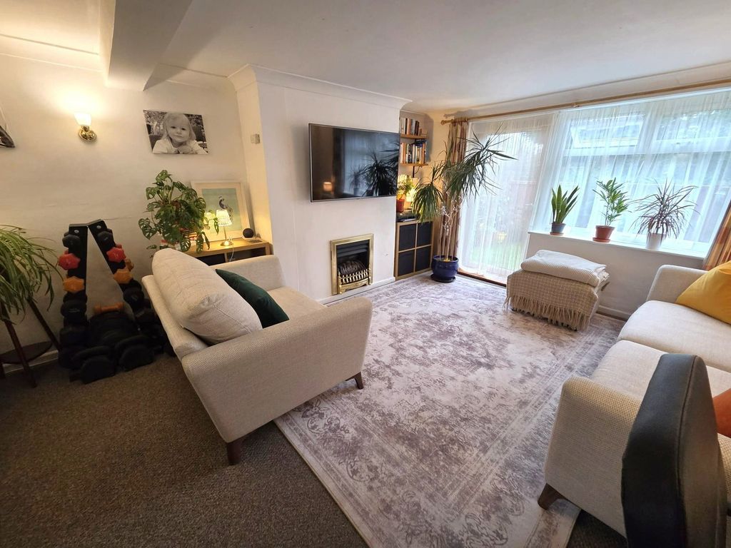 Property photo 3 of 13