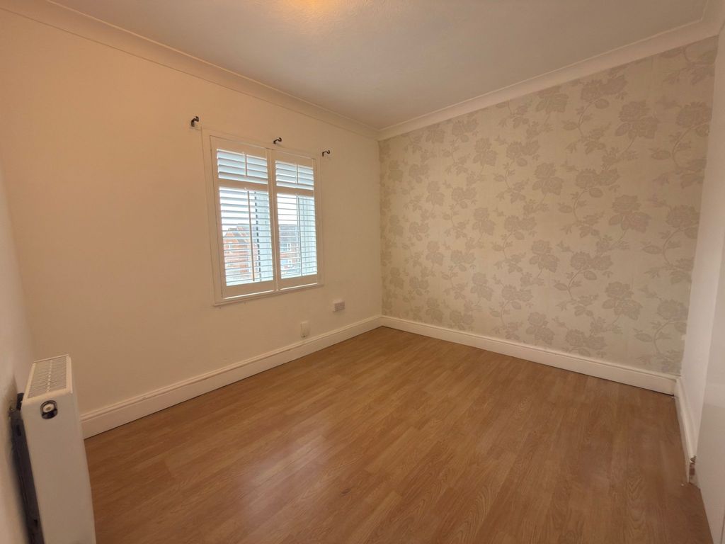 Property photo 3 of 15 A (5)