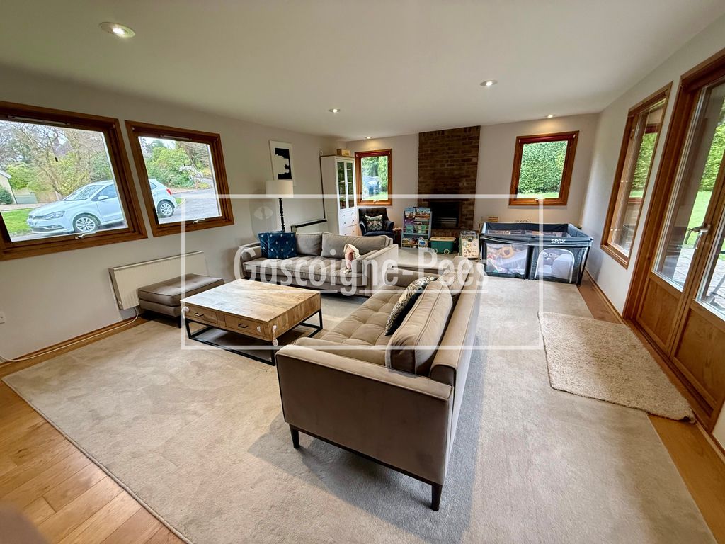 Property photo 2 of 14