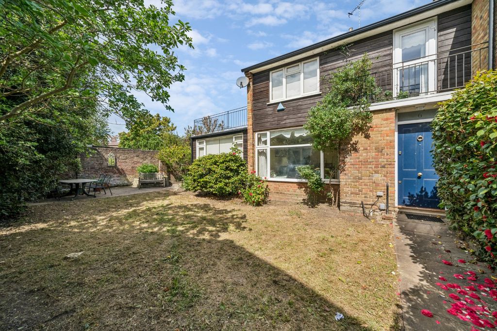 Property photo 1 of 4