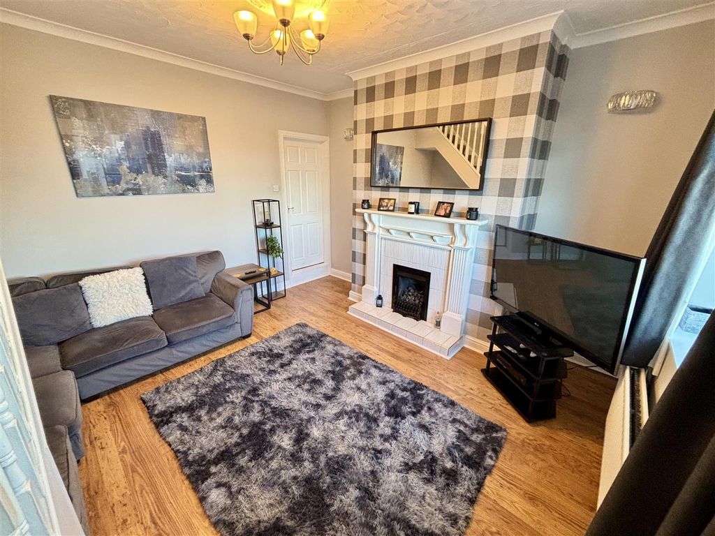 Property photo 2 of 18 Living Room