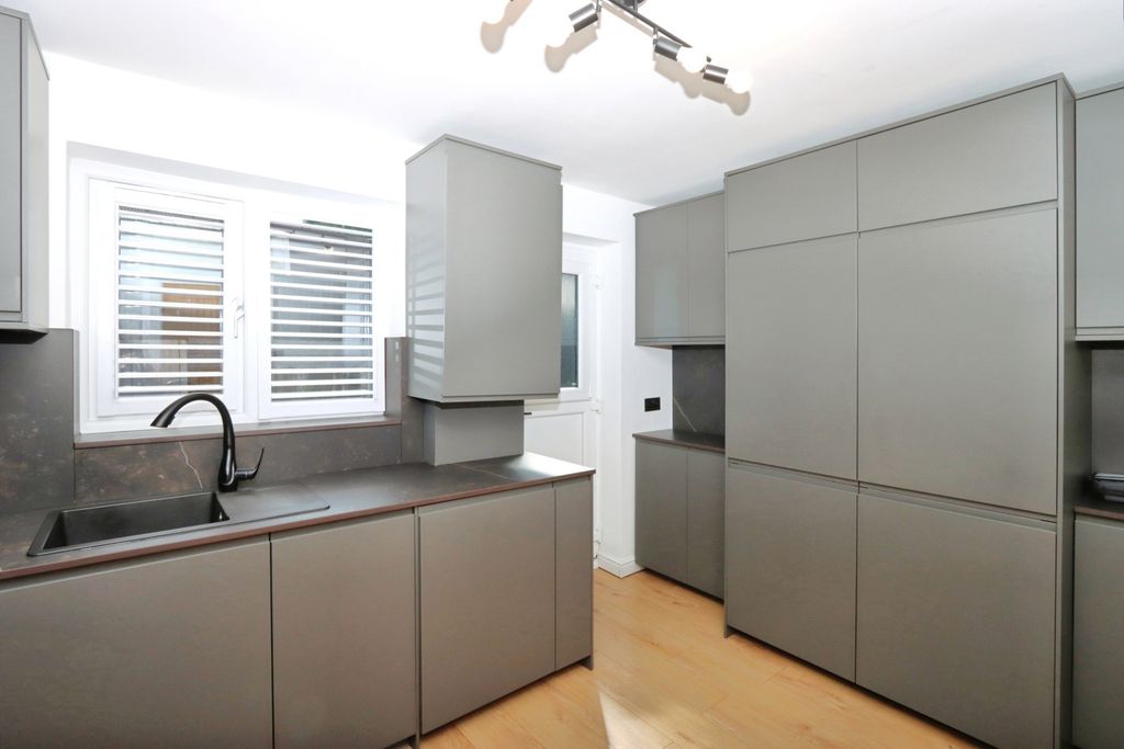 Property photo 2 of 14 Pbox-Img.Jpg
