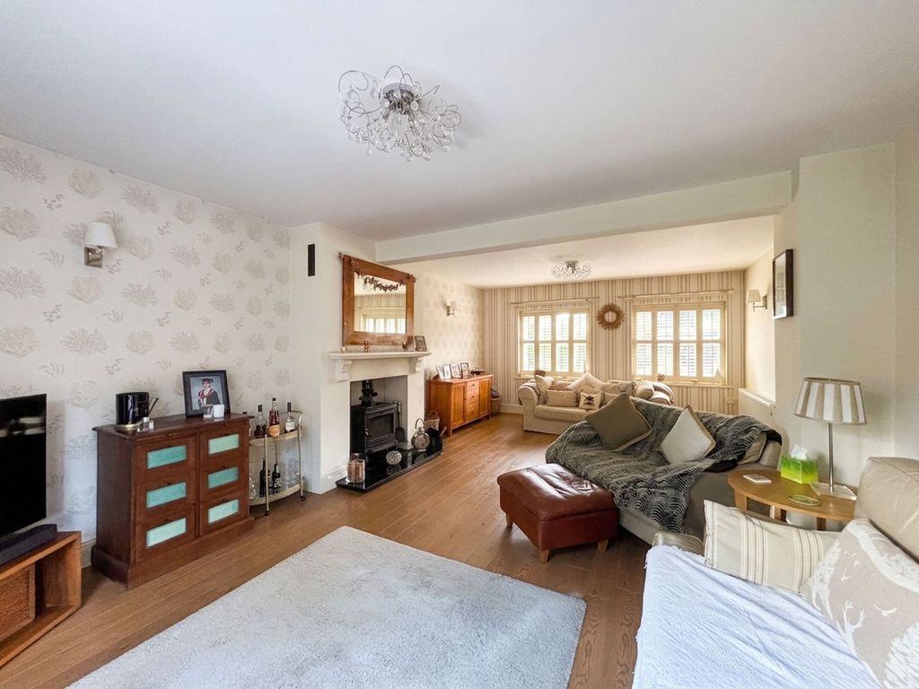 Property photo 3 of 42