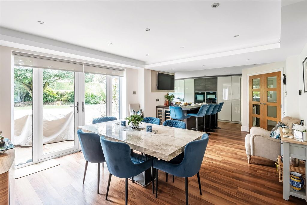 Property photo 3 of 18 Kitchen/Dining Room.Jpg