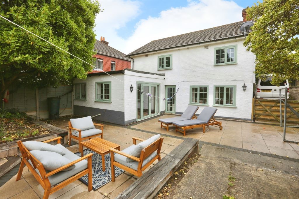 Property photo 1 of 23