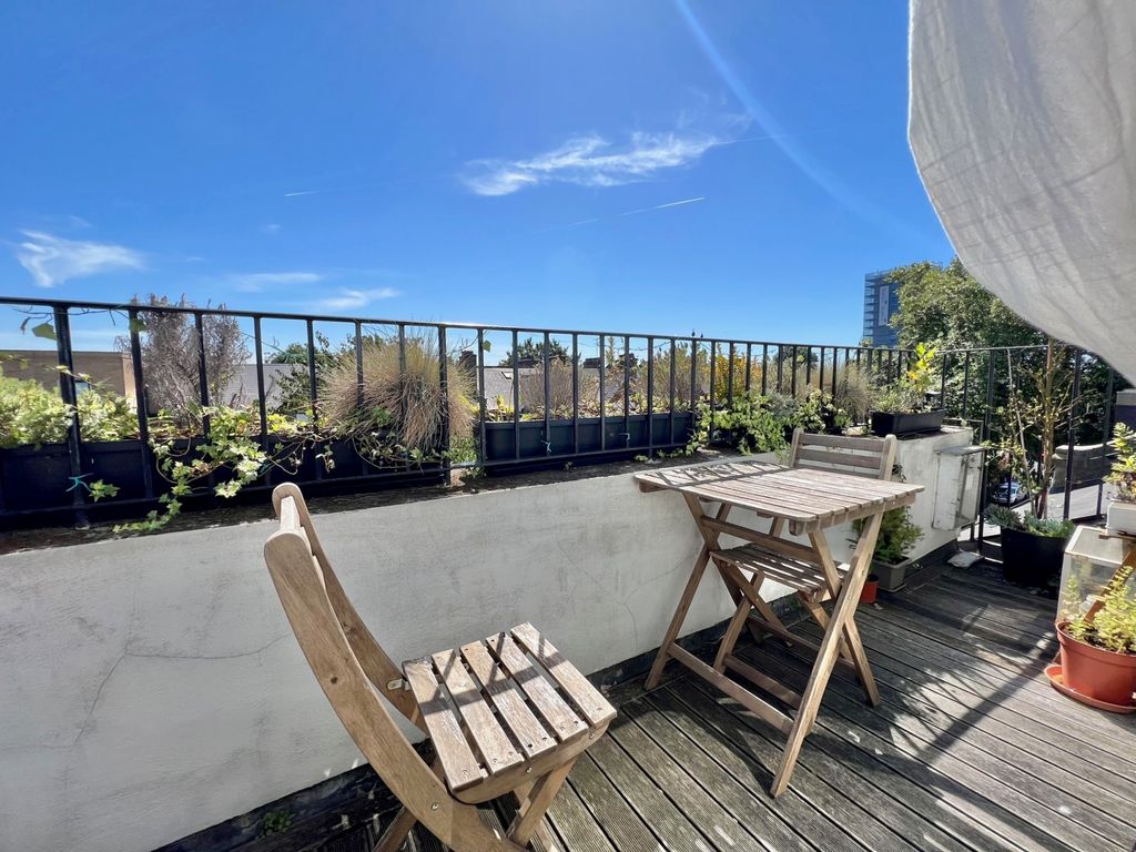 Property photo 2 of 18 Gallery